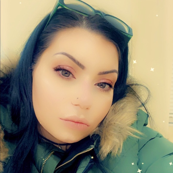 Meet your Posher, Felicia - Picture 4 of 7